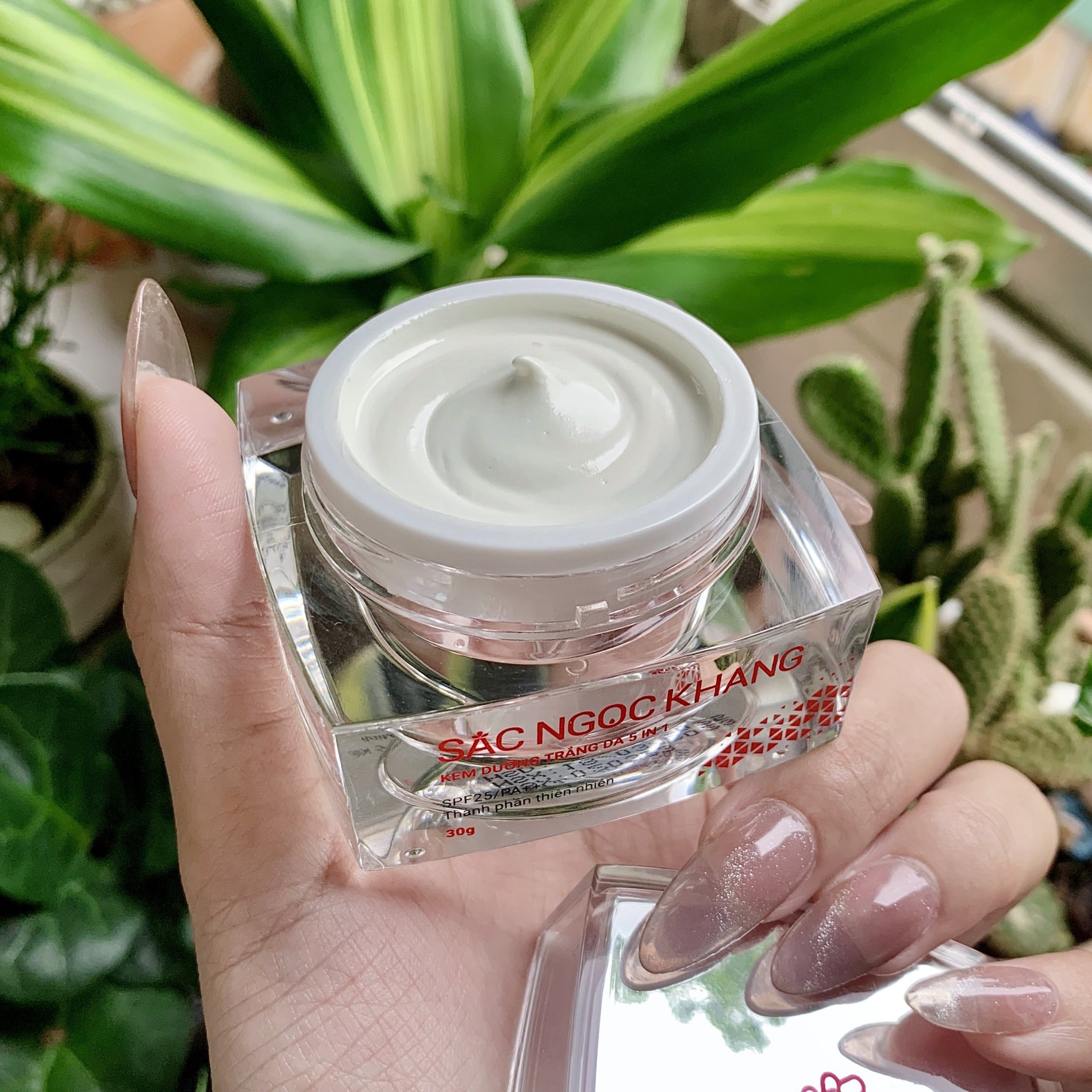 Kem dưỡng trắng da 5 in 1 (Hộp 10g)